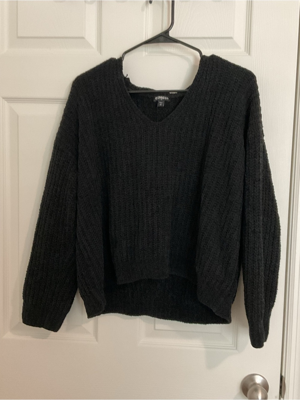 Express Women's Black V-Neck Chunky Ribbed Sweater